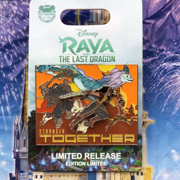 Disney Parks 2021 Raya And The Last Dragon Stronger Together LR 3D Pin - Picture 1 of 5